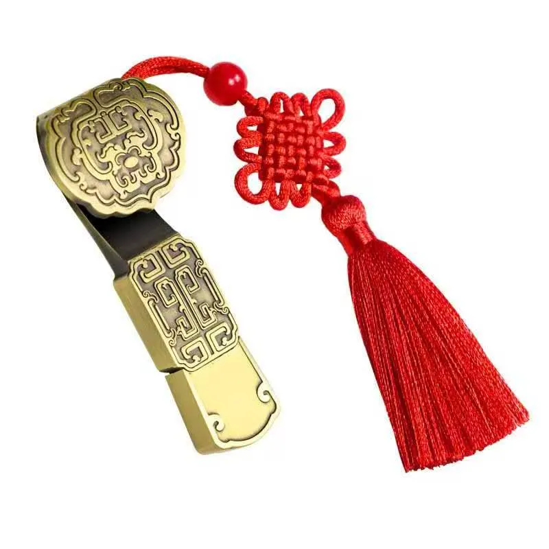 USB flash drive with knot keychain